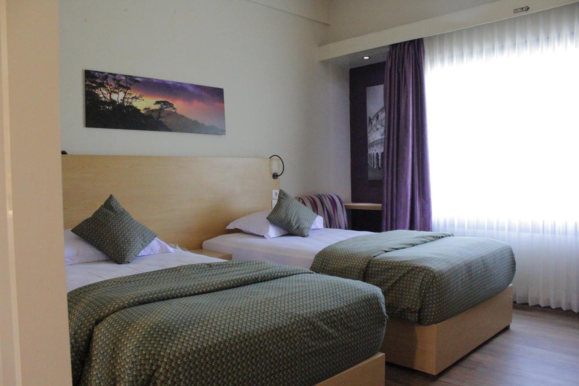 Lux Tychi Hotel Malang Ngoại thất bức ảnh
